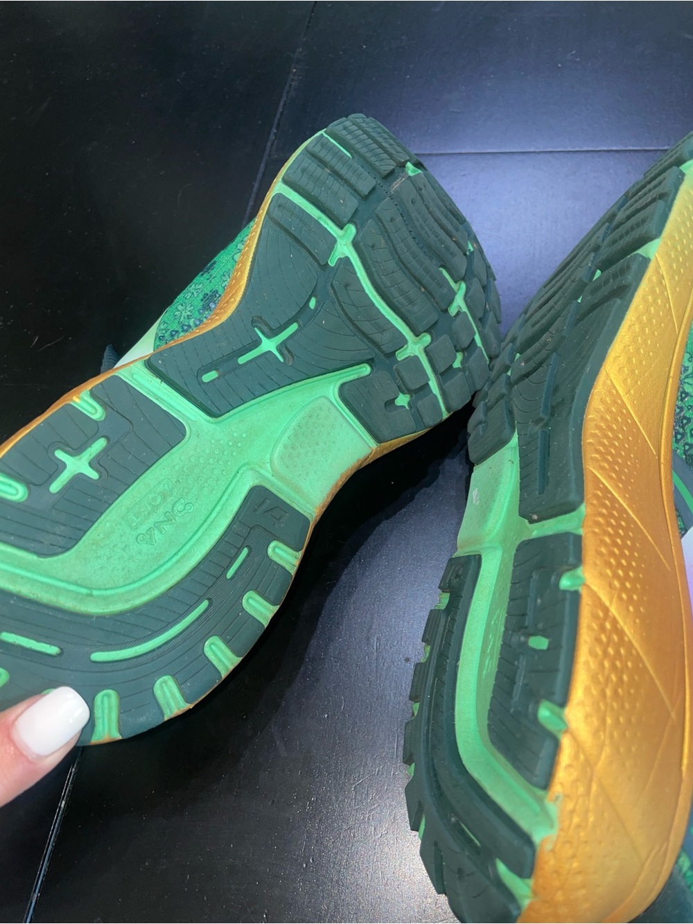 Womens Brooks Ghost 14 Run Lucky St.Patricks Day Green Running Shoes Sz 8 EUC - Picture 6 of 9